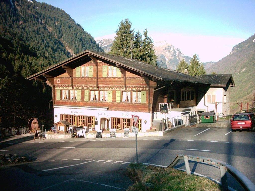 Hotel Stalden Lutschental ภายนอก รูปภาพ